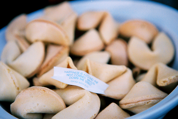 wedding fortune cookie favor photo by Yvette Roman Photography